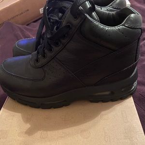 Nike Air Max Goadome size 5.5y/7women